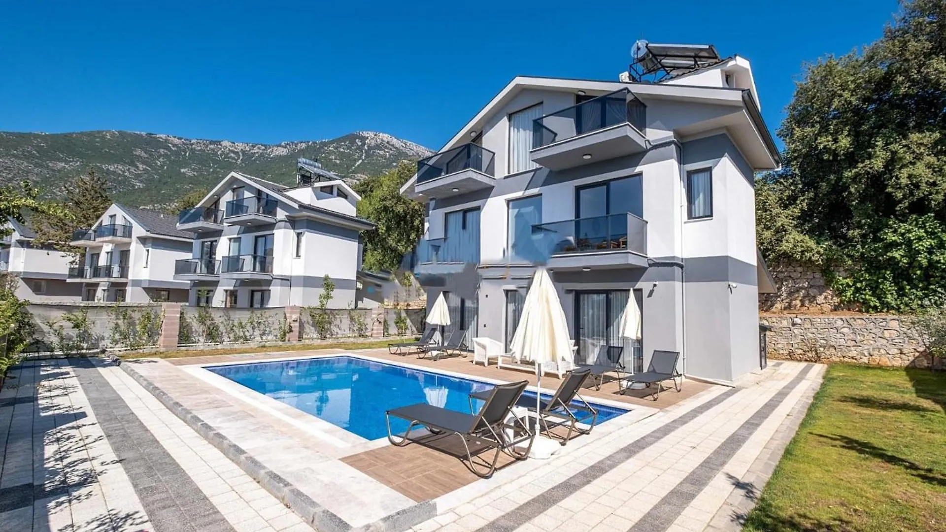 Villa Sunrise In Oludeniz, 4 Bedroom Private Pool フェティエ