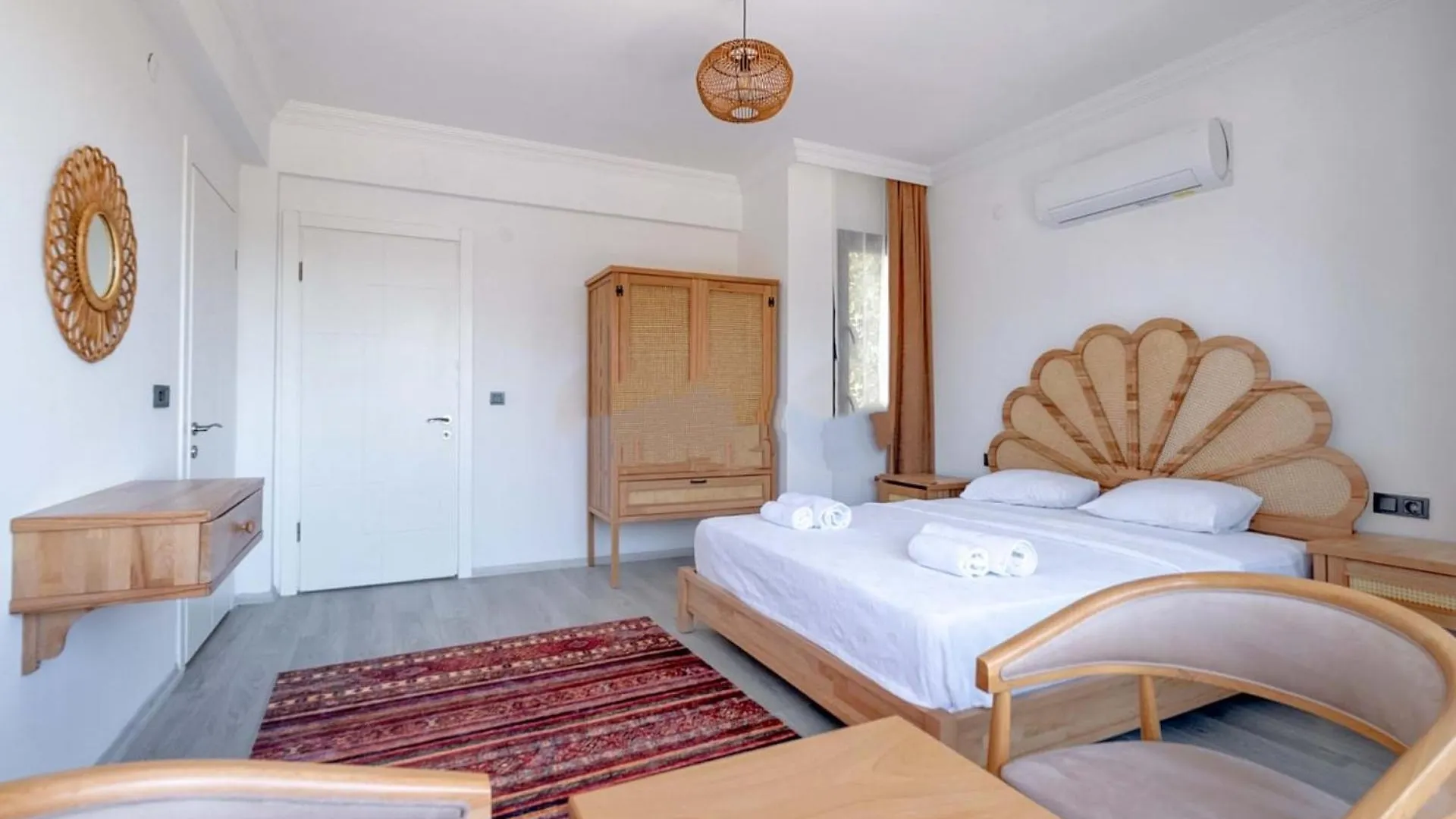 Villa Sunrise In Oludeniz, 4 Bedroom Private Pool フェティエ